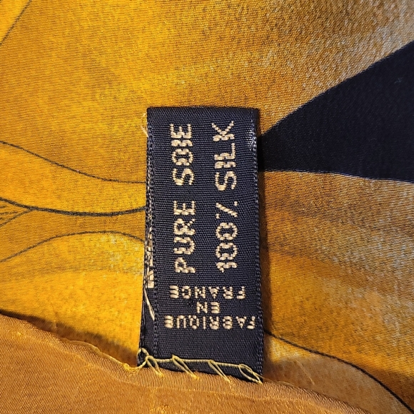 Guy Laroche Paris silk scarf sunflowers - Picture 6 of 12